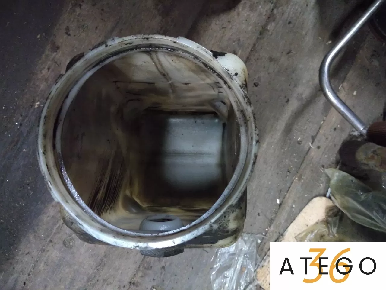 Бачок гидроборта расширительный пластиковый