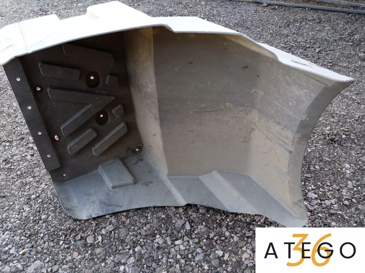 Крыло переднее Мерседес-Бенц Атего