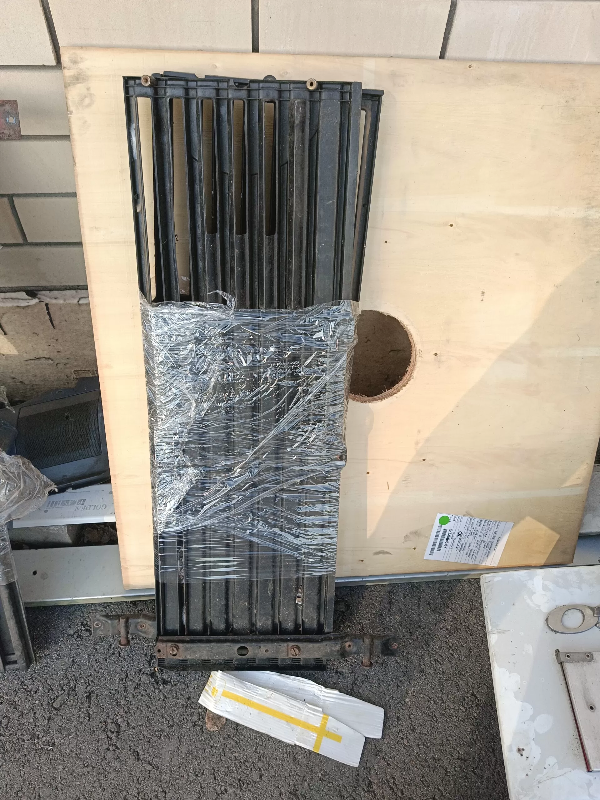 решетка радиатора Mercedes-Benz-814