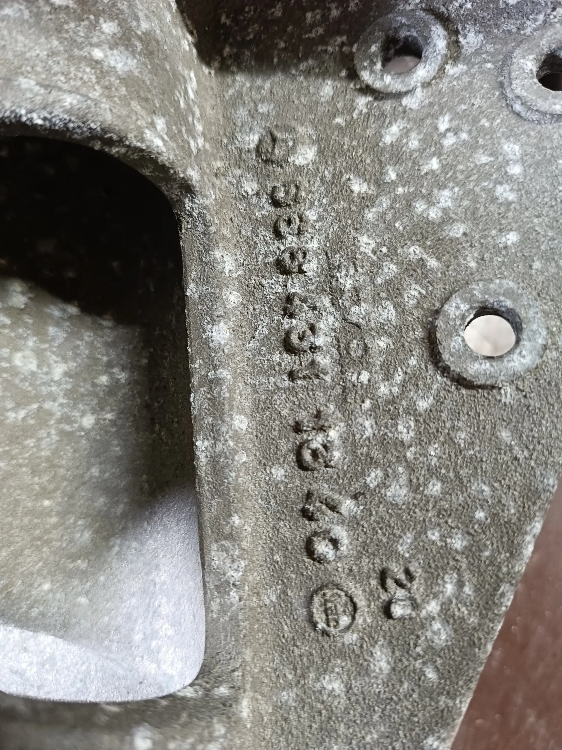 6684311340 держатель тормозного цилиндра