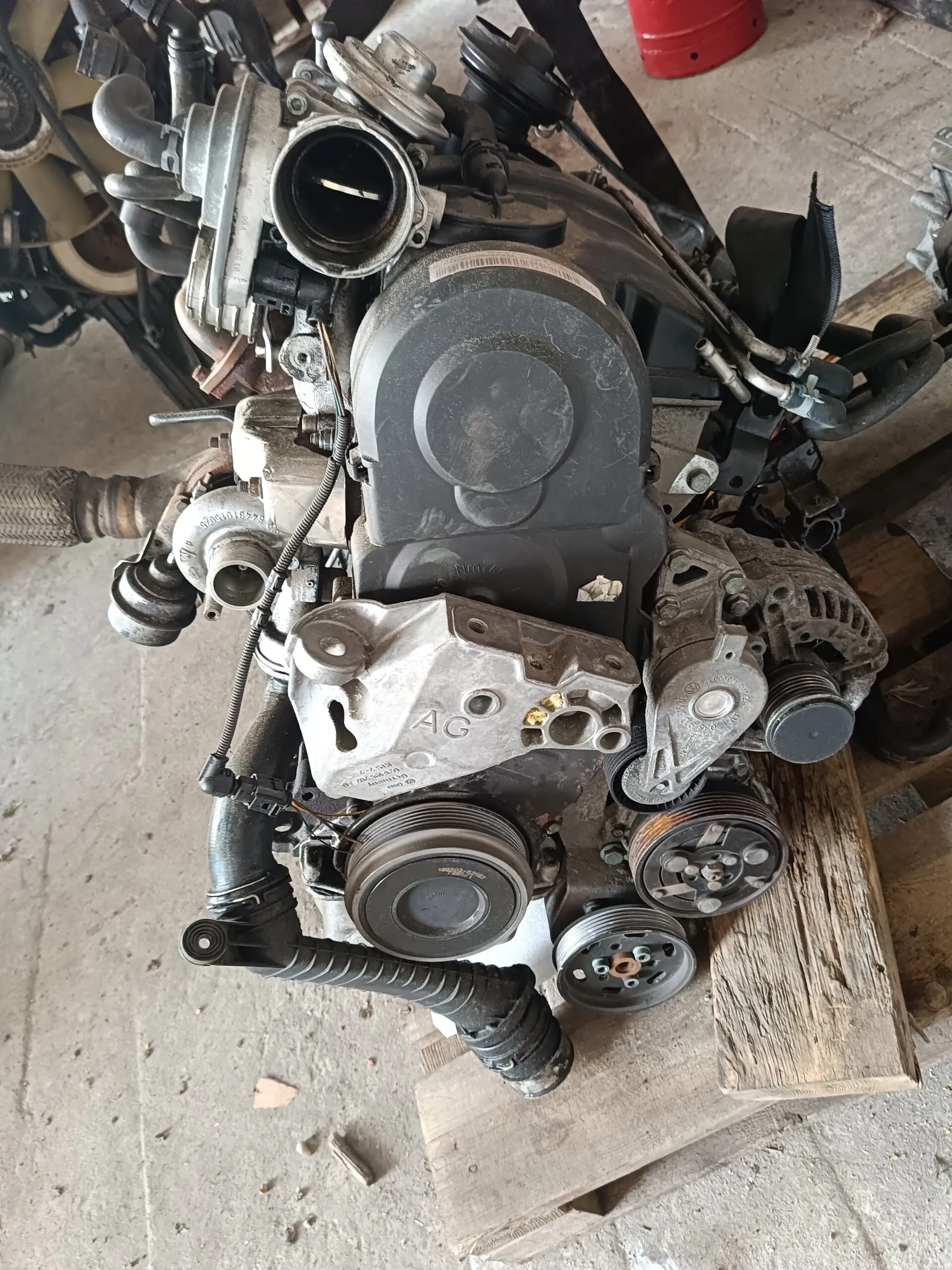 двигатель WV  GOLF IV  1.9TD