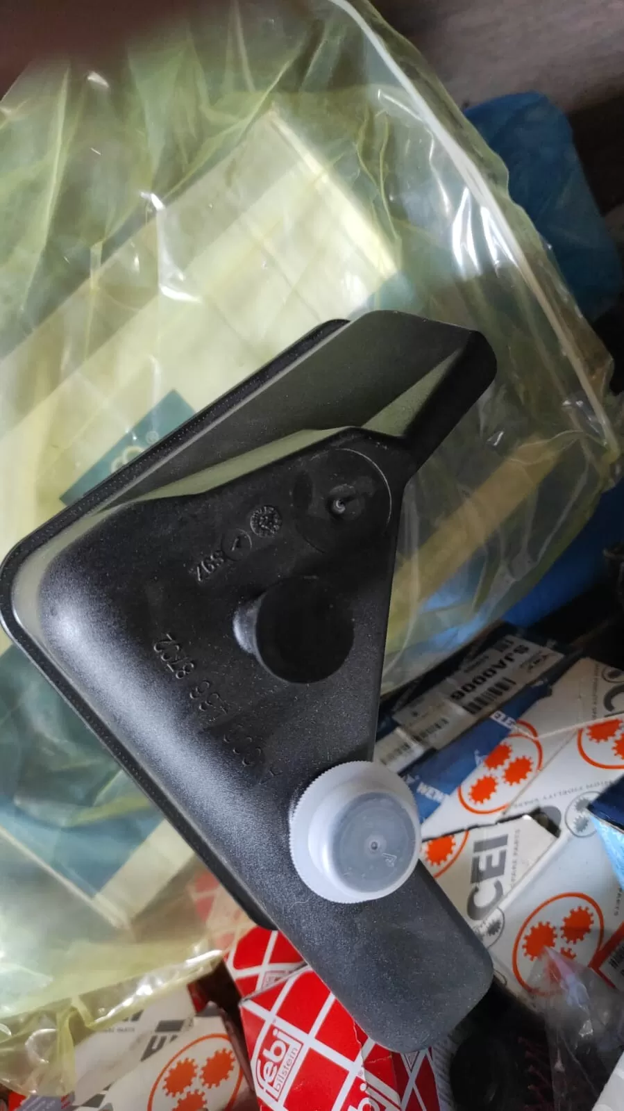 расширительный бачок ГУРа  A0004468702