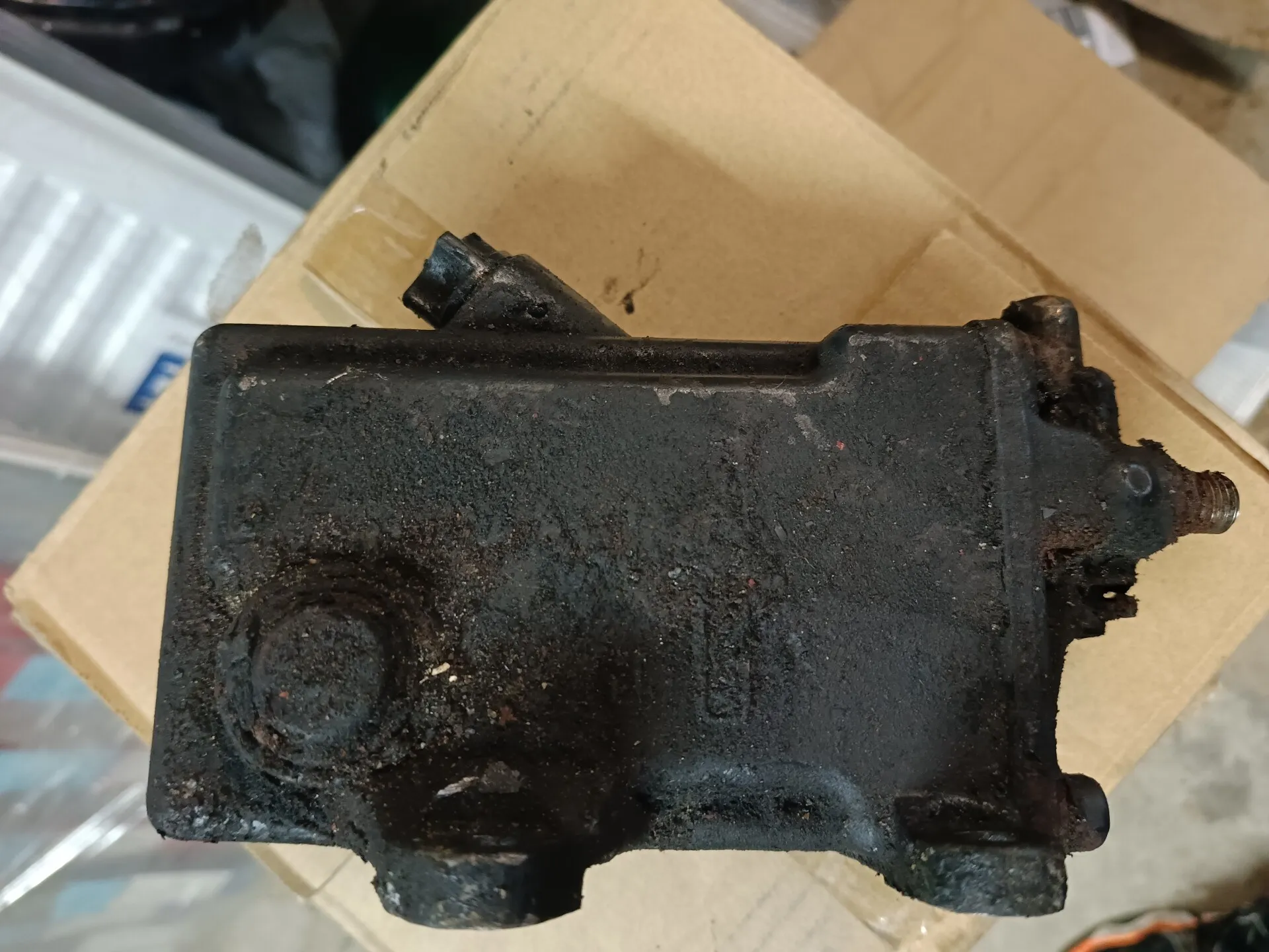 Насос подъема кабины MAN