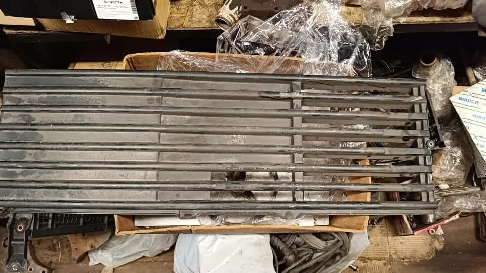 решетка радиатора Mercedes-Benz-814