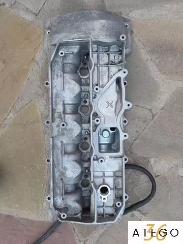 Клапанная крышка головки блока цилиндров