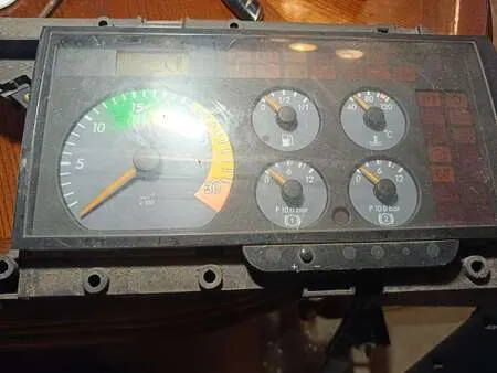 панель приборов A0015424301 Mercedes-Benz Vario