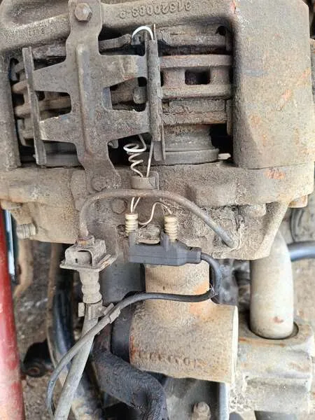 задний суппорт Мерседес-Бенц Варио