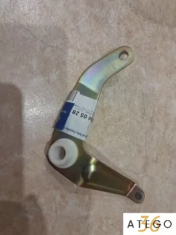 Рычаг тяги педали акселератора на Mercedes 814 – новый, оригинальный