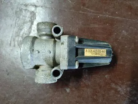 0054298544 Клапан ограничения давления